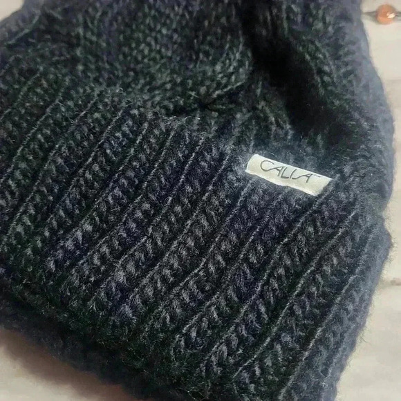 CALIA CABLE KNIT POM BEAIN PURE BLACK - Picture 1 of 5